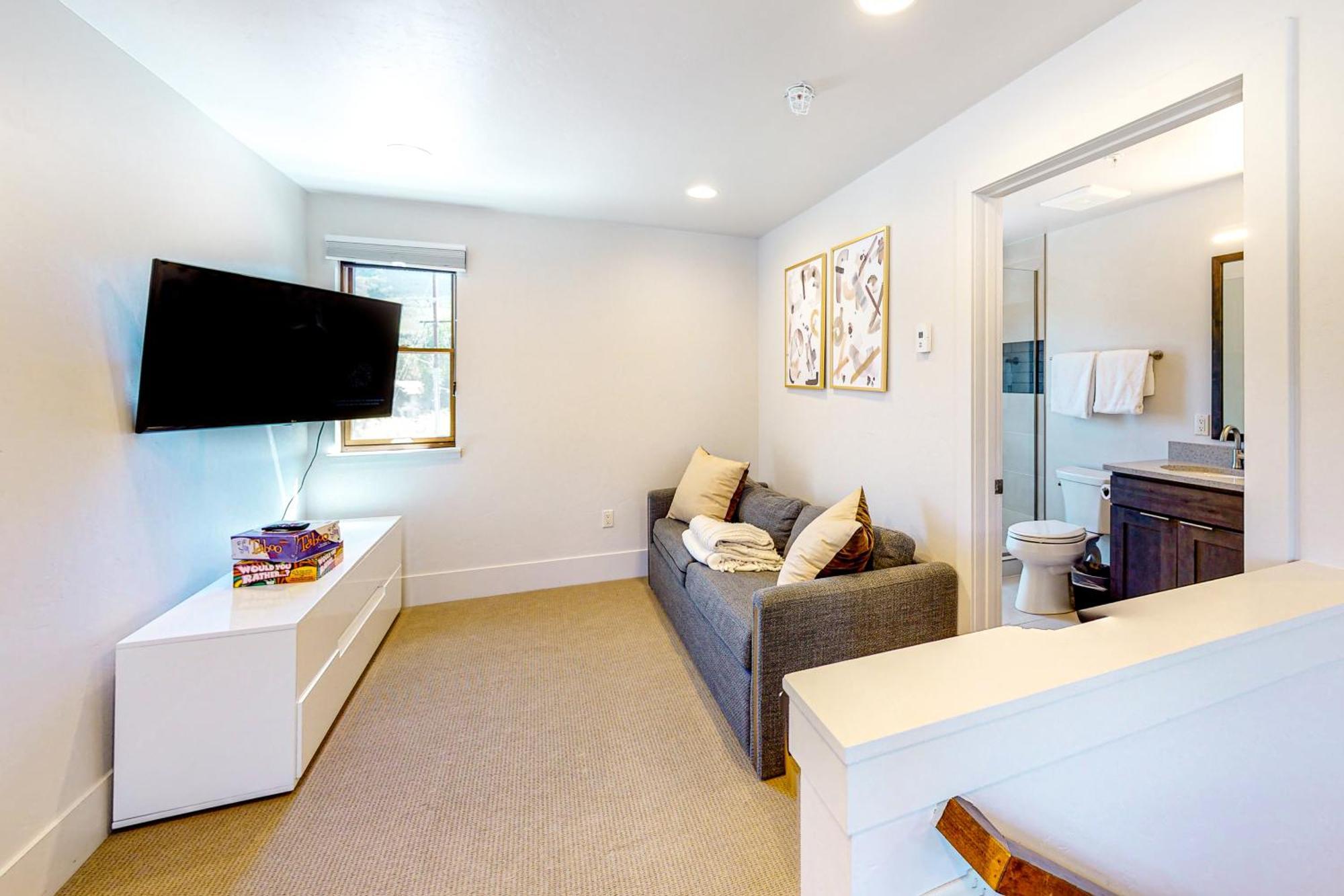 Blue River Flats Condos Силверторн Номер фото