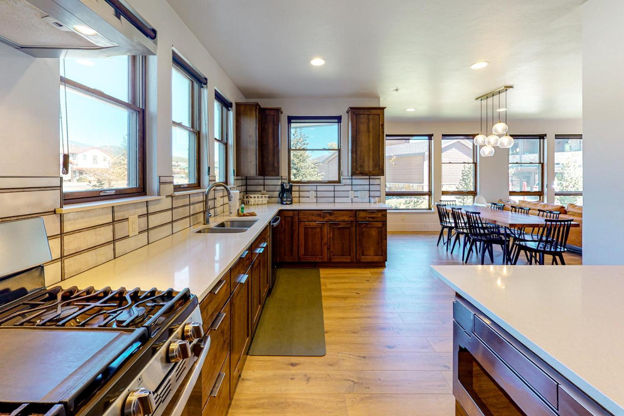 Blue River Flats Condos Силверторн Номер фото
