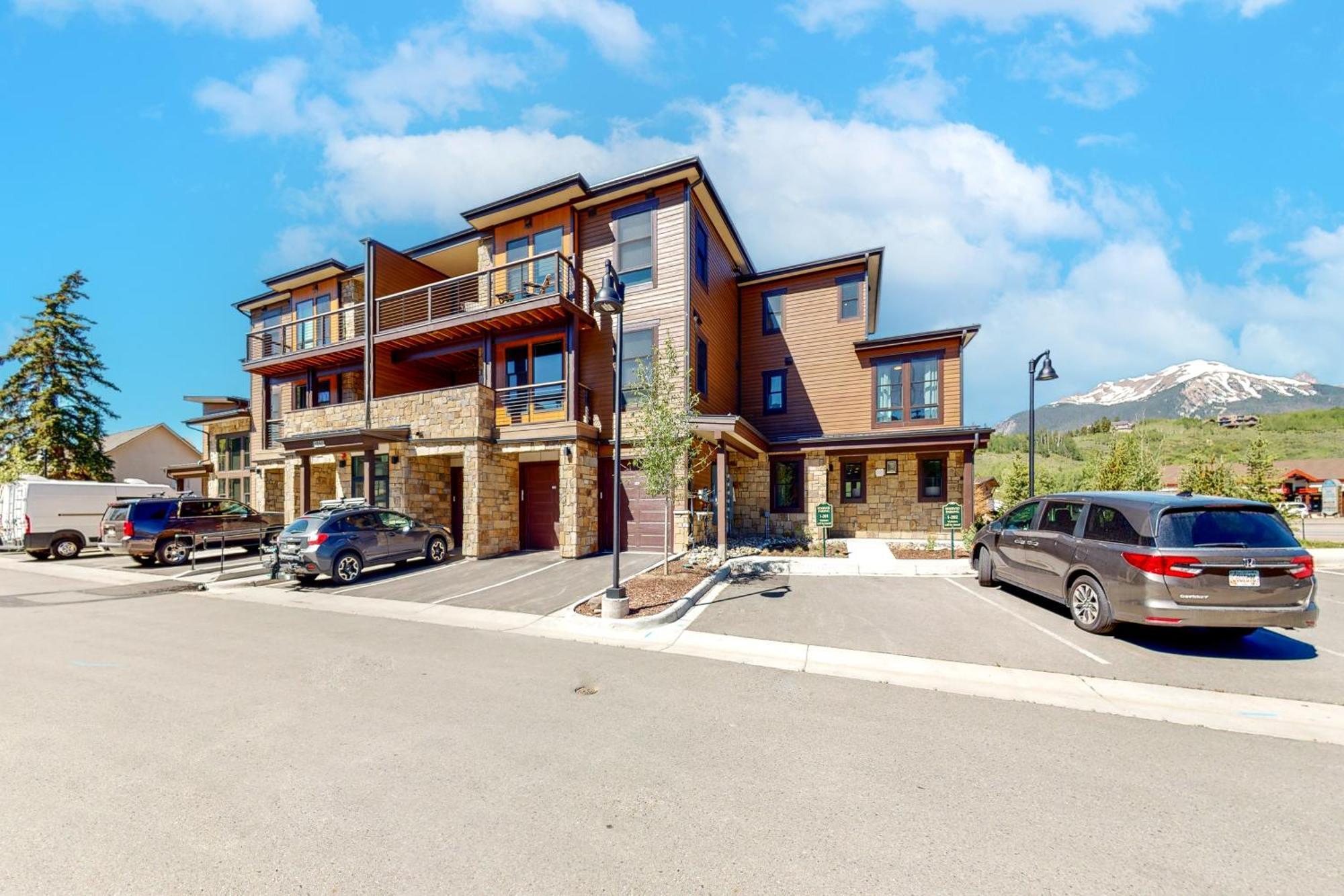 Blue River Flats Condos Силверторн Номер фото