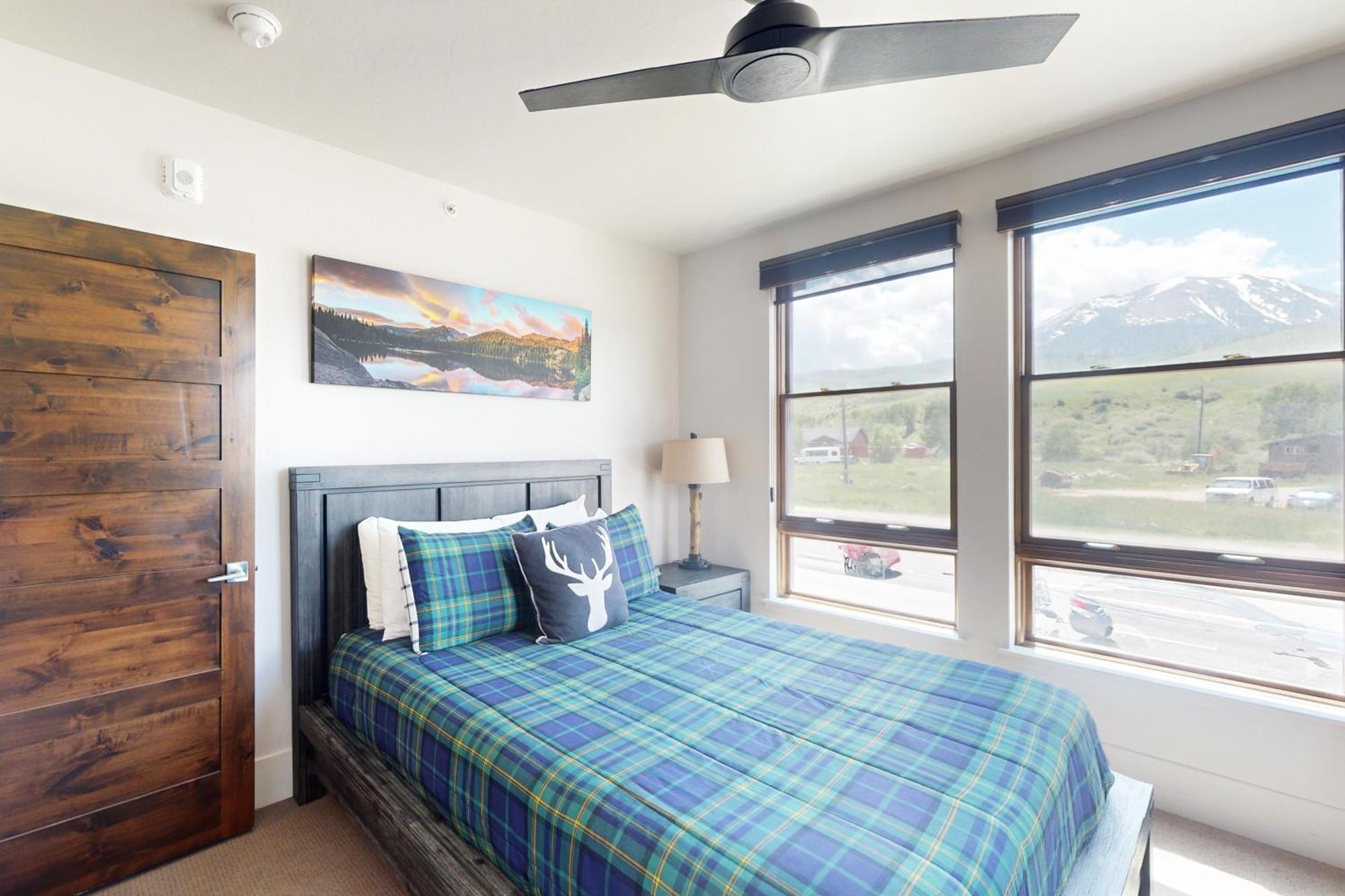 Blue River Flats Condos Силверторн Номер фото