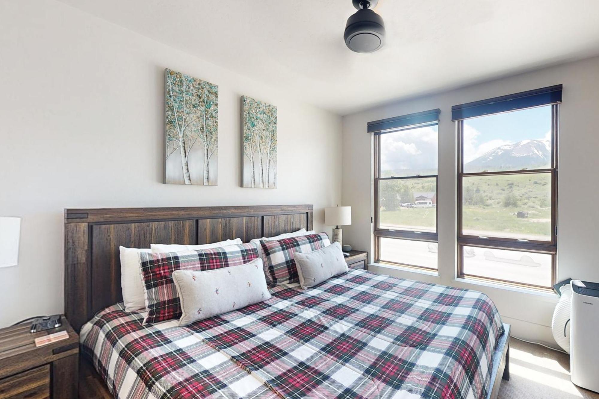 Blue River Flats Condos Силверторн Номер фото